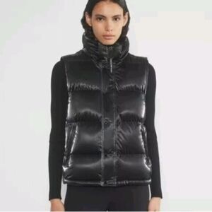 Aritzia the super puff original premium goose dawn vest sz S